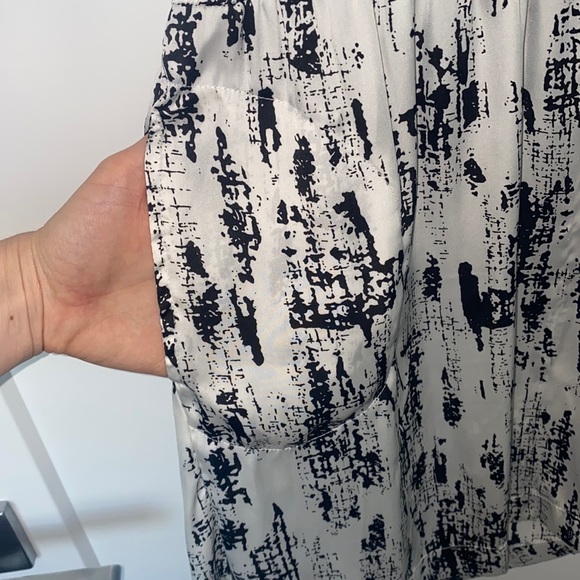 Alythea | small silk dress with pockets - Picture 7 of 9